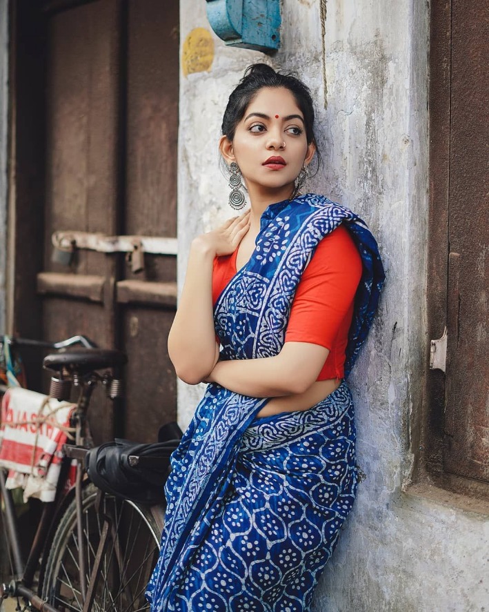 How to wear a saree